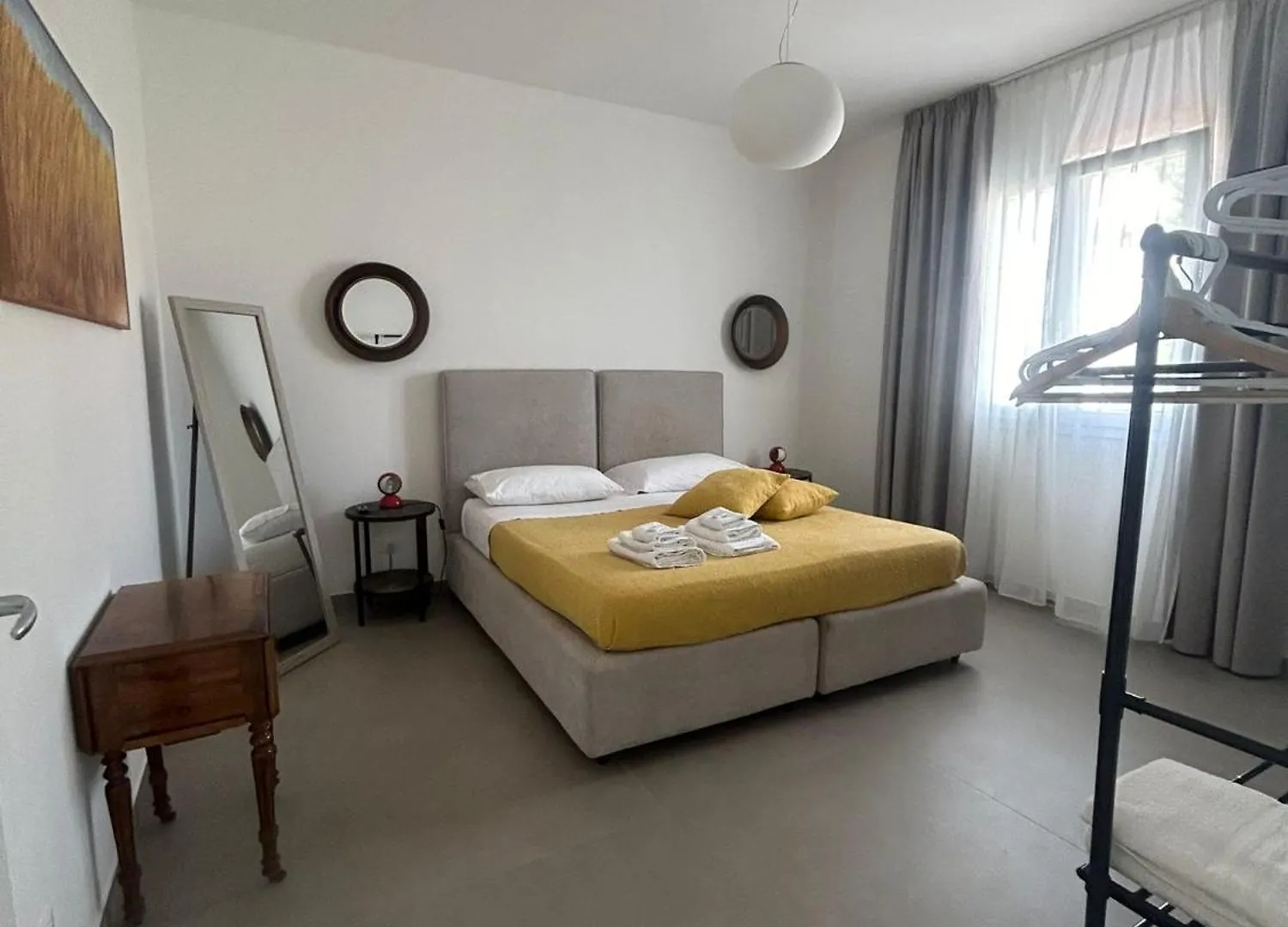 Mondello Felix - Appartamenti In Villa A 600M Dal Mare Italy